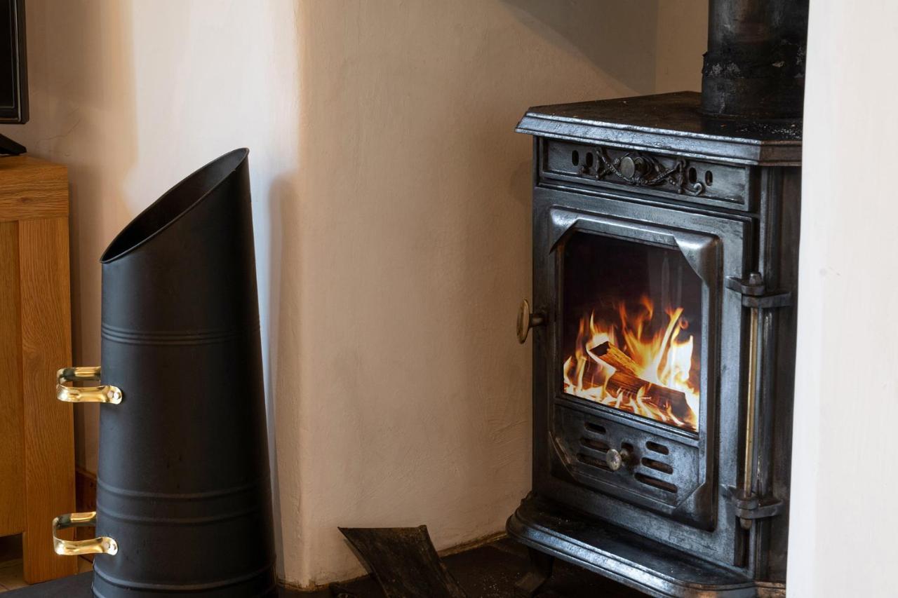 Finest Retreats - The Cottage - Luxury 1 Bed Cottage Rhydymwyn Extérieur photo